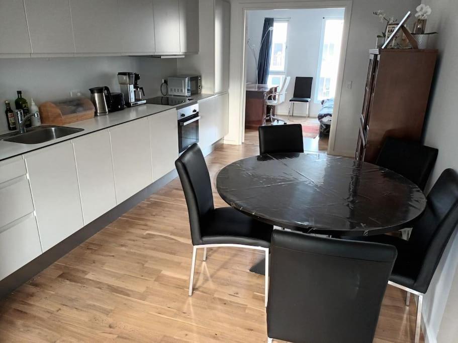 Fully Equipped Apartment, 15 Min To Downtown Copenhagen
